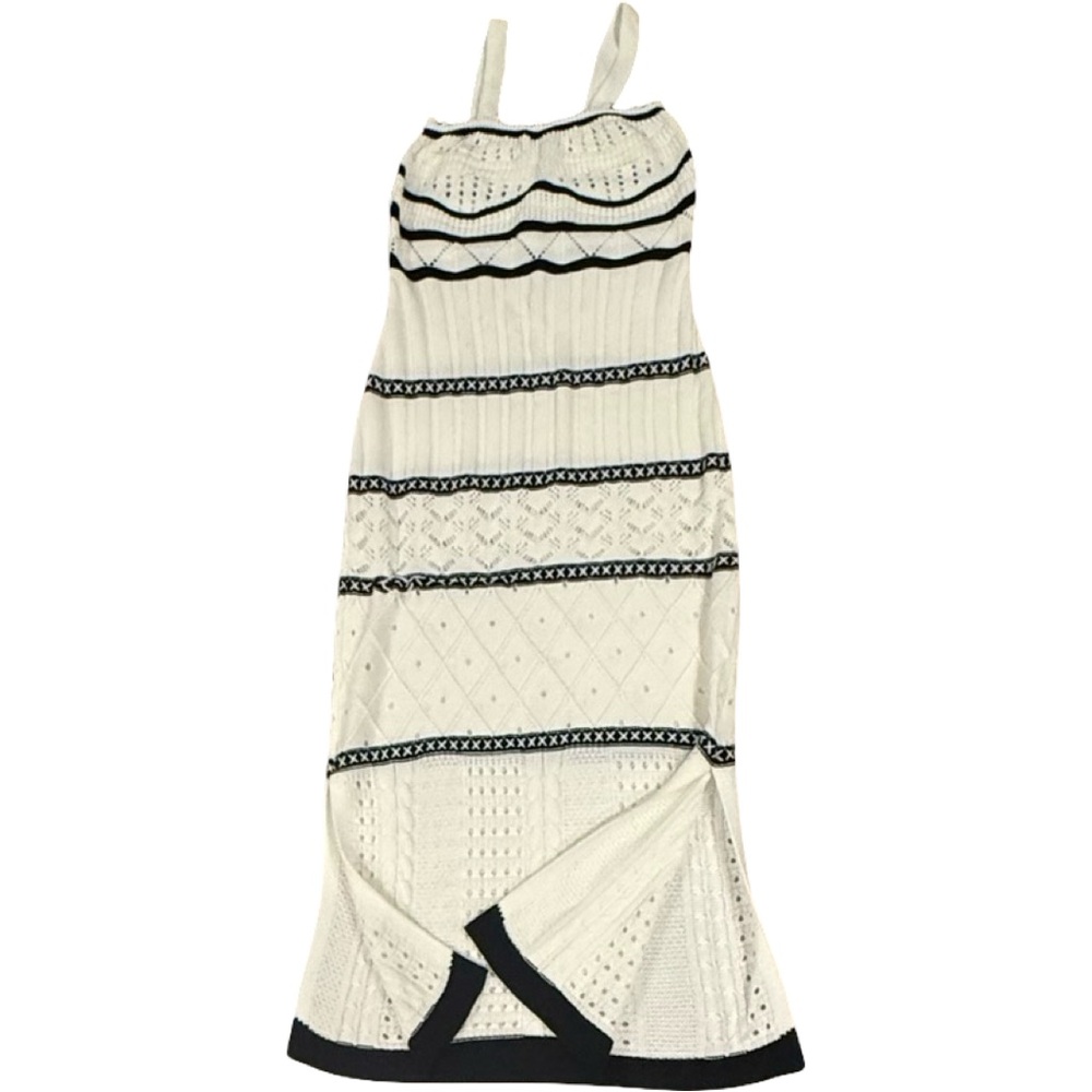 Elegant Cream and Black Knit Dress - Picture 15 of 16